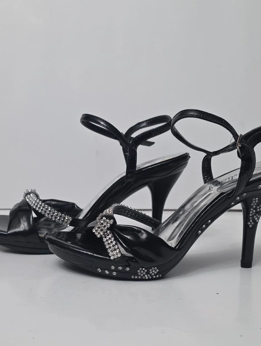 Delicacy Women's Black Patent Leather Rhinestone Strappy Ankle Strap Heels 6